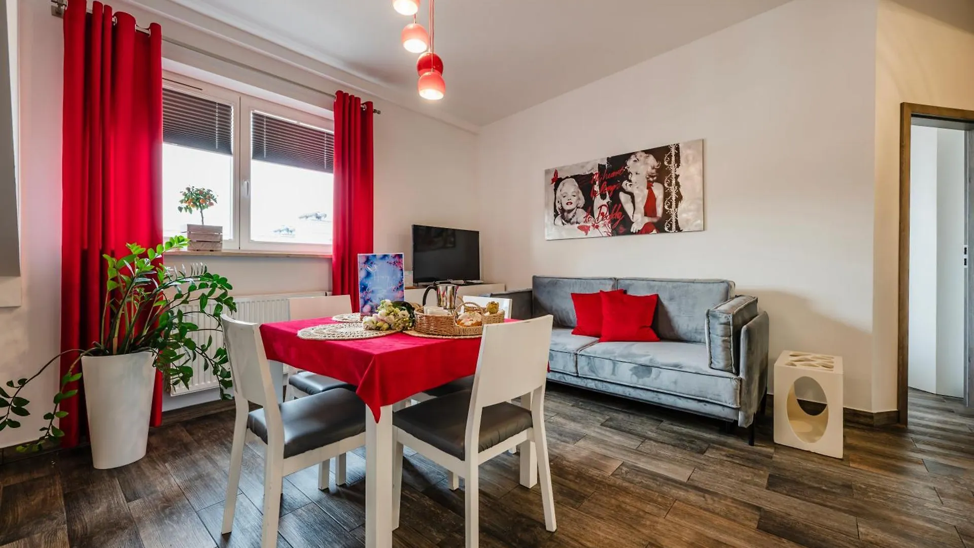 Perugia Moxy Cracow Parking Gratis Apartment Krakow Poland
